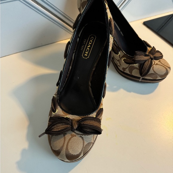 Coach adorable round toe logo monogram wedges with bows NOS without tags size 8 - Picture 12 of 13